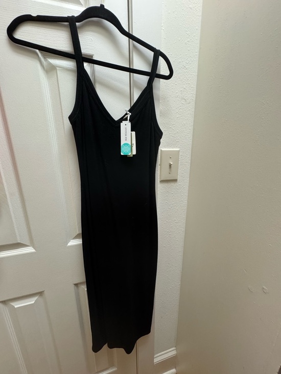 Marine Layer Dresses & Skirts - Marine Layer Black Sleeveless V-Neck Midi Dress